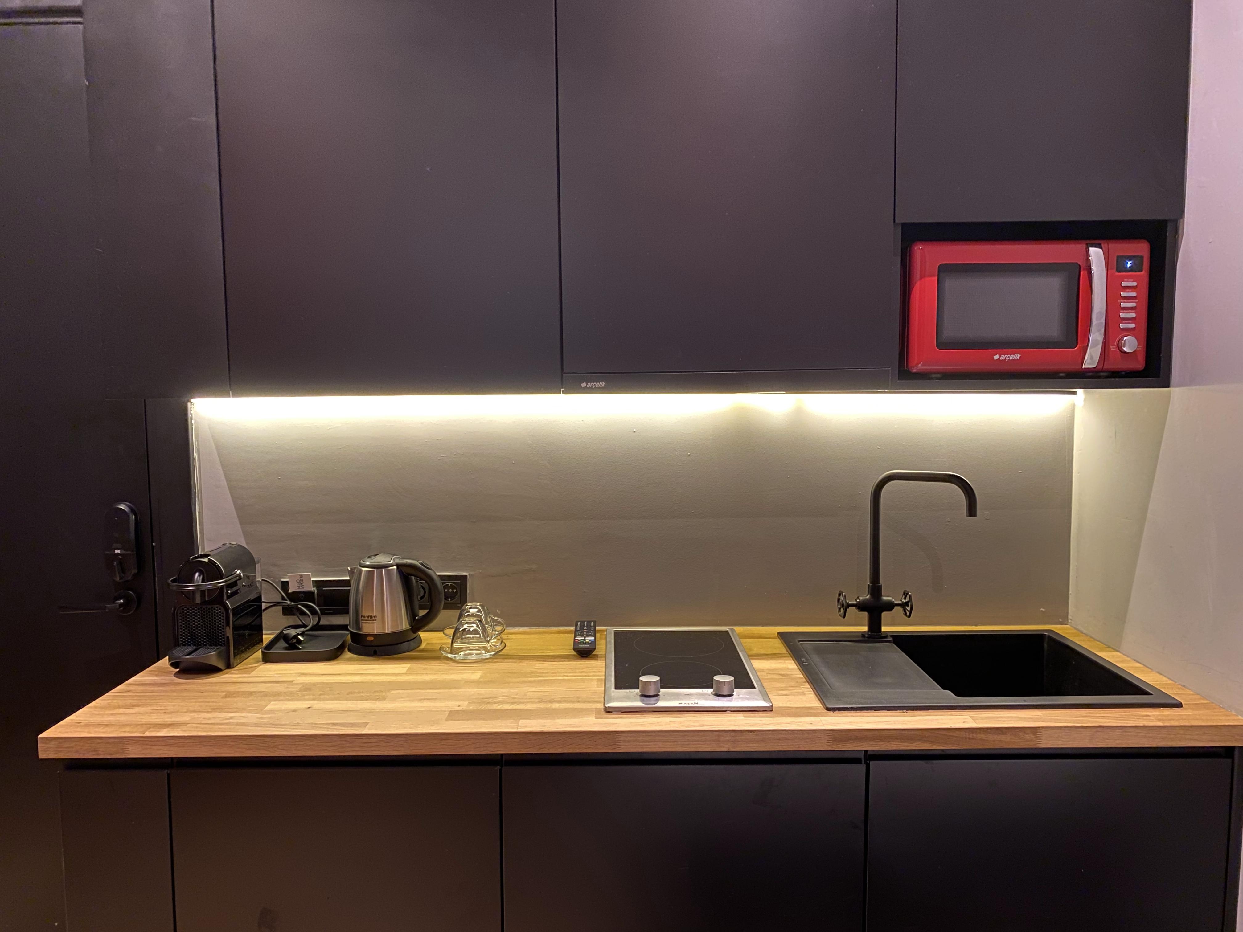 Ruz Hotels Istanbul Eksteriør billede A modern kitchen
