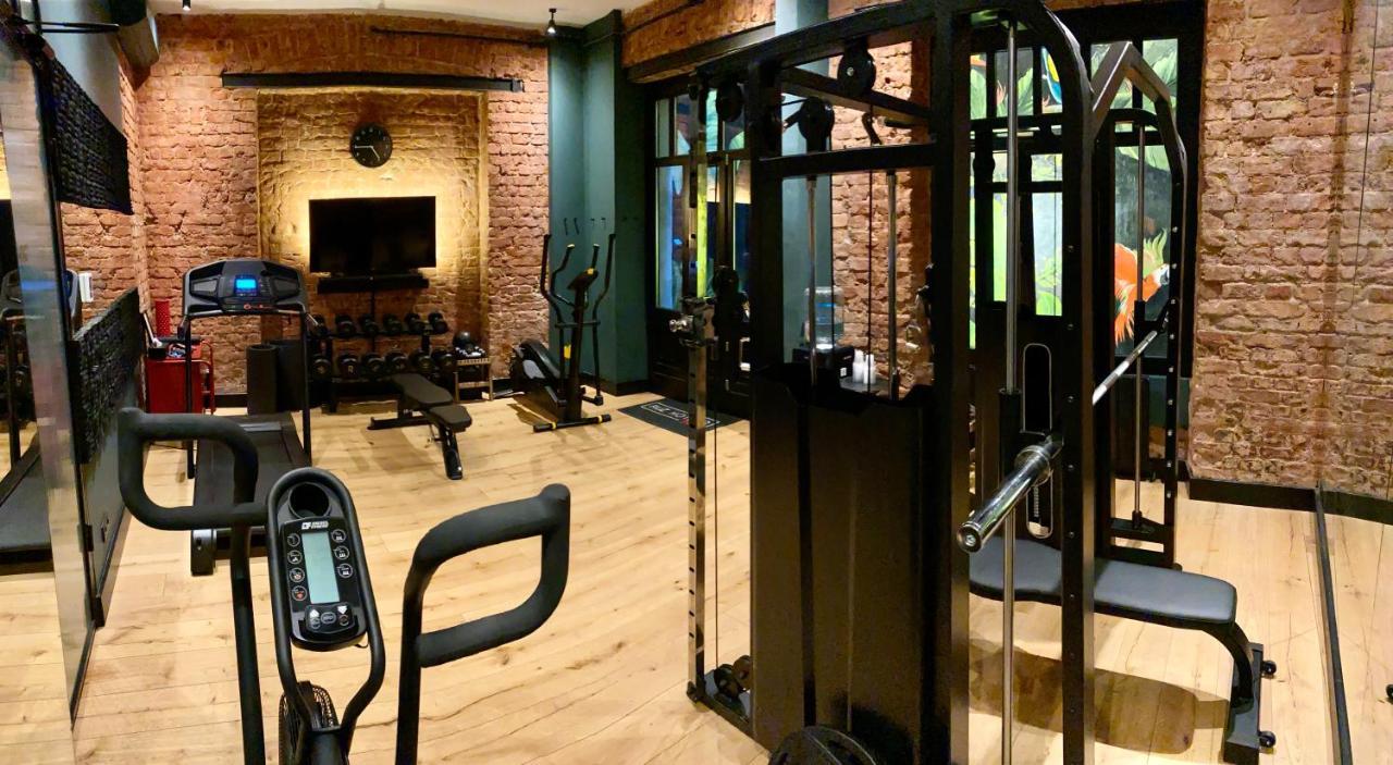 Ruz Hotels Istanbul Eksteriør billede The gym at the hotel