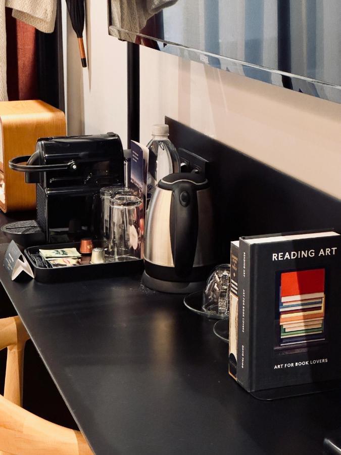Ruz Hotels Istanbul Eksteriør billede A Nespresso machine in a hotel room