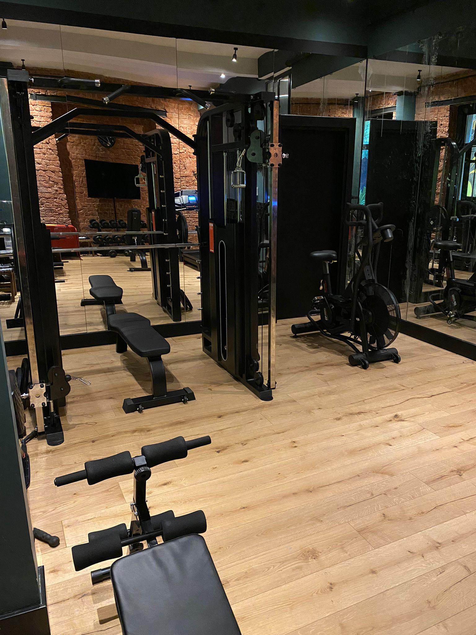 Ruz Hotels Istanbul Eksteriør billede The gym at the hotel