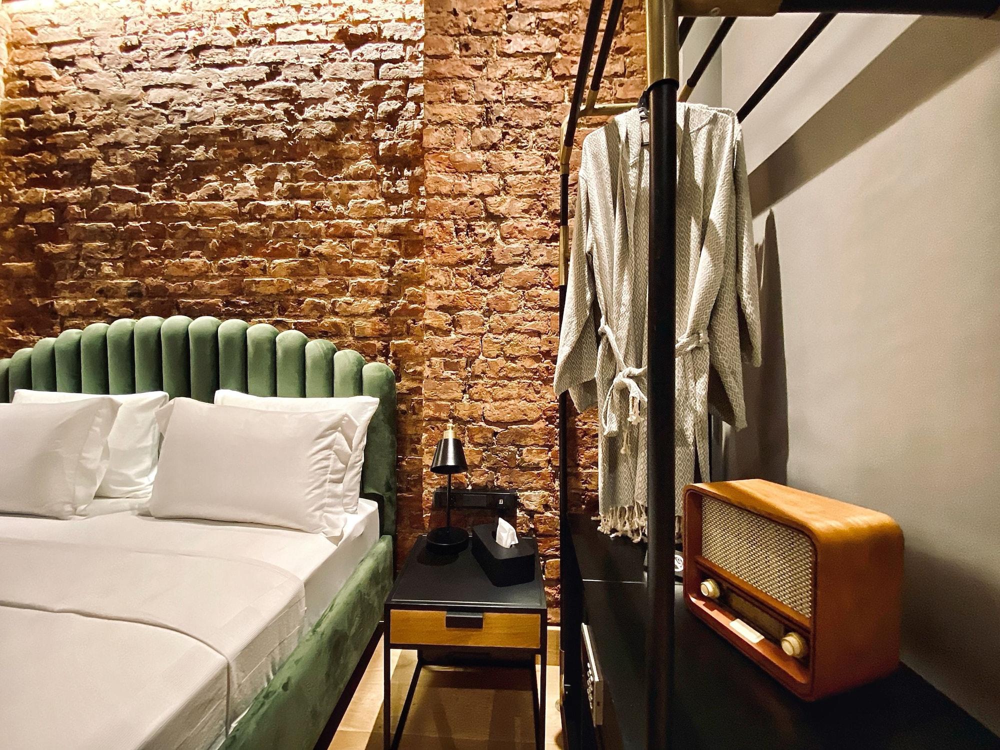 Ruz Hotels Istanbul Eksteriør billede A room at the hotel