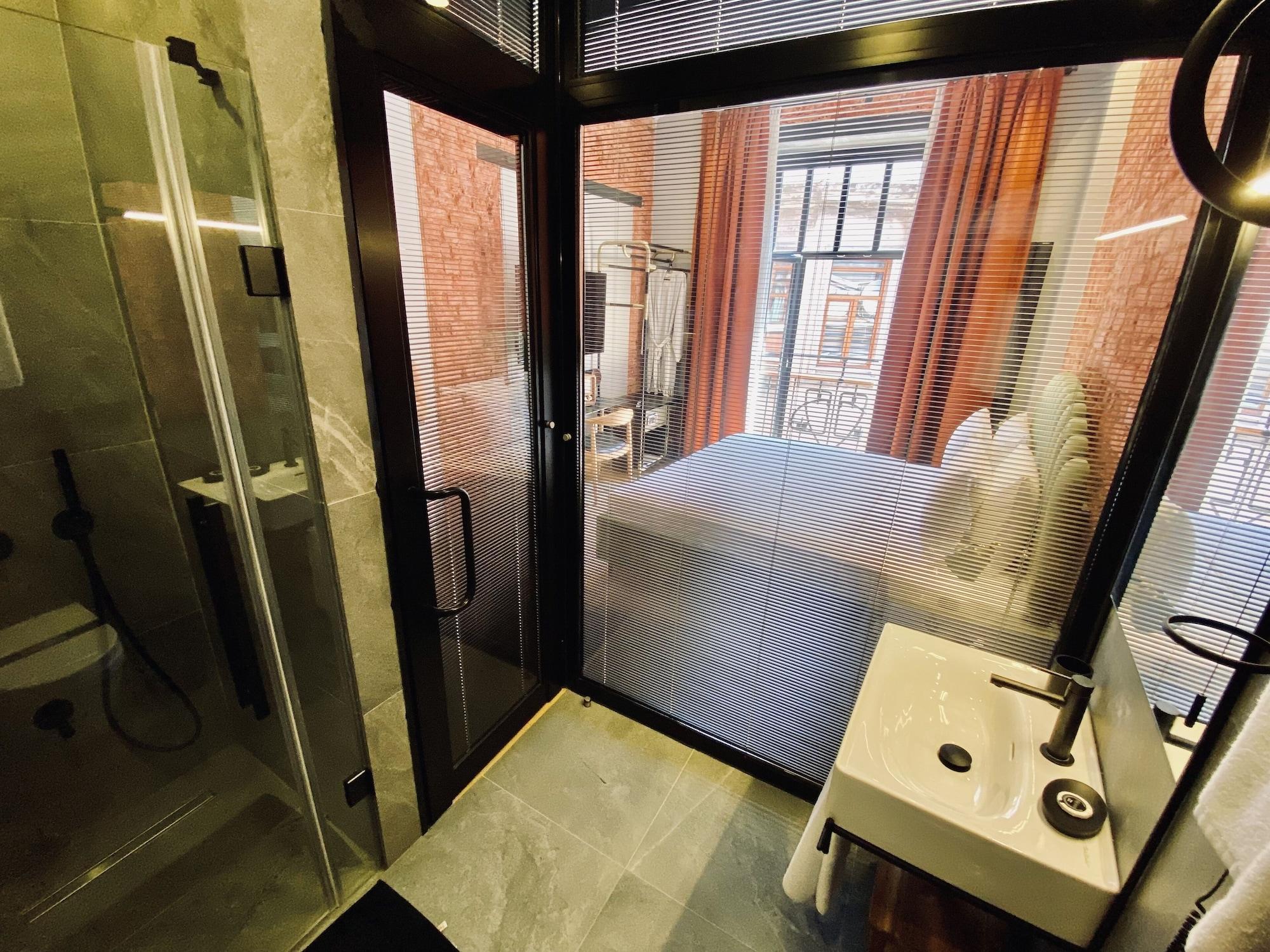 Ruz Hotels Istanbul Eksteriør billede Bathroom