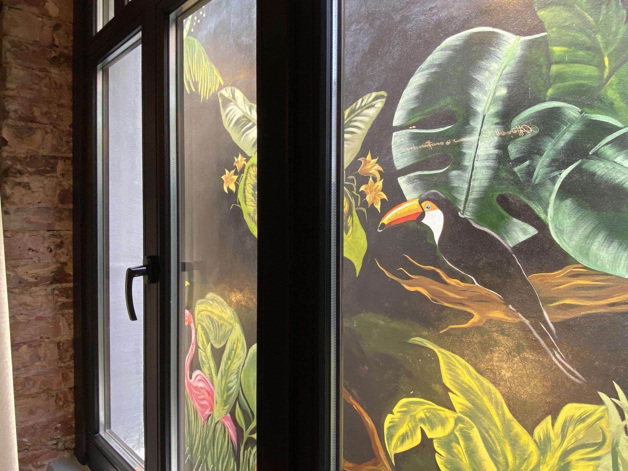 Ruz Hotels Istanbul Eksteriør billede A mural in the lobby of the building
