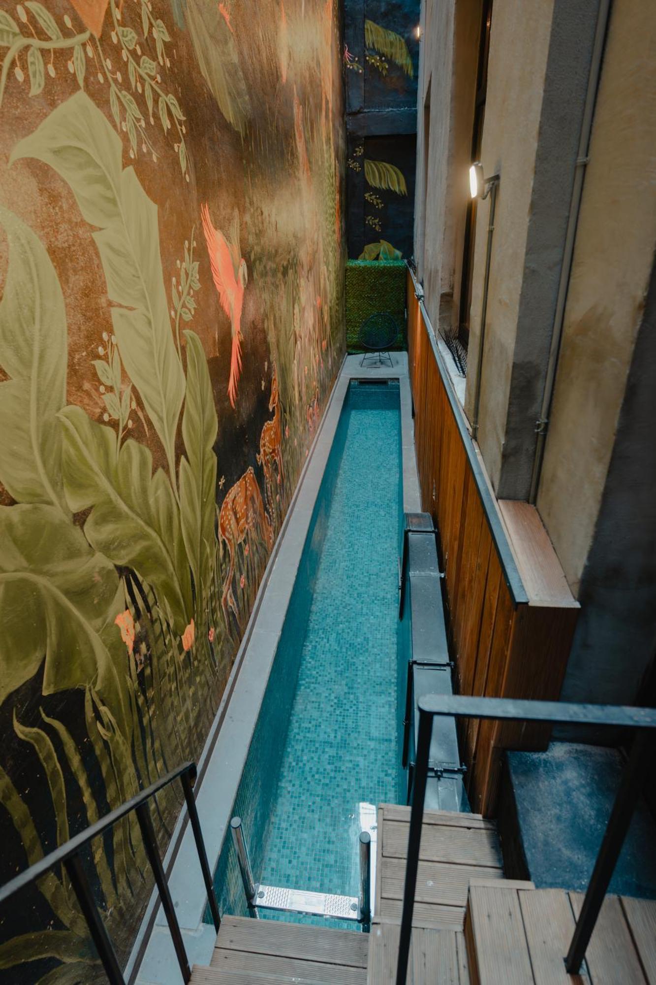 Ruz Hotels Istanbul Eksteriør billede The water feature